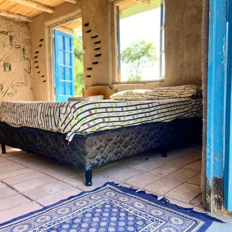Private bedroom with bathroom - One-Bedroom Apartment - 3