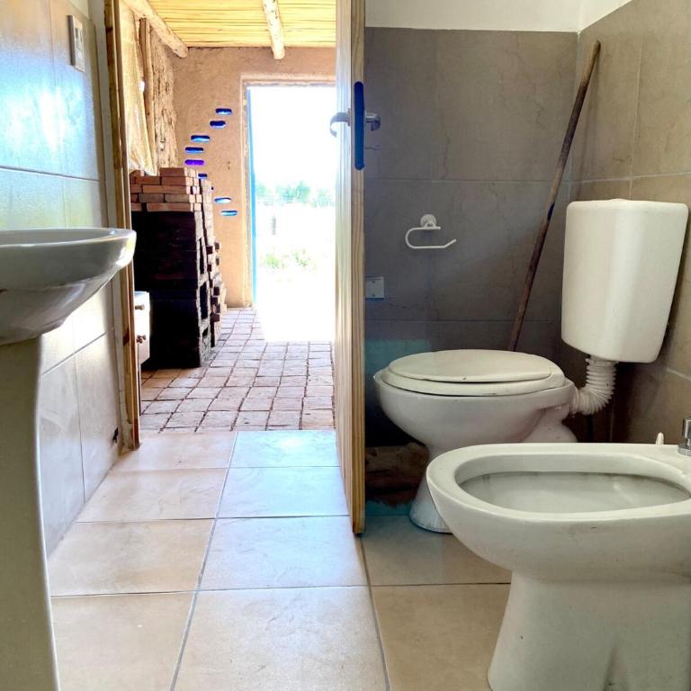 Private bedroom with bathroom - One-Bedroom Apartment - 15