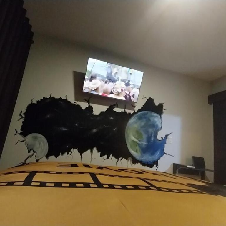 Movie Escape - Two-Bedroom Apartment - 4