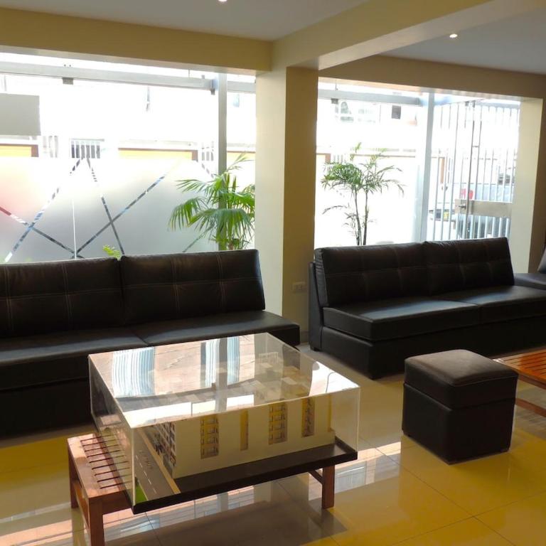 Elegante y cómodo departamento 1er piso - Three-Bedroom Apartment - 33