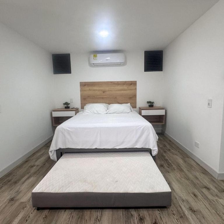 Laureles Loft con terraza privada cerca Parques Del Río - One-Bedroom Apartment - 17