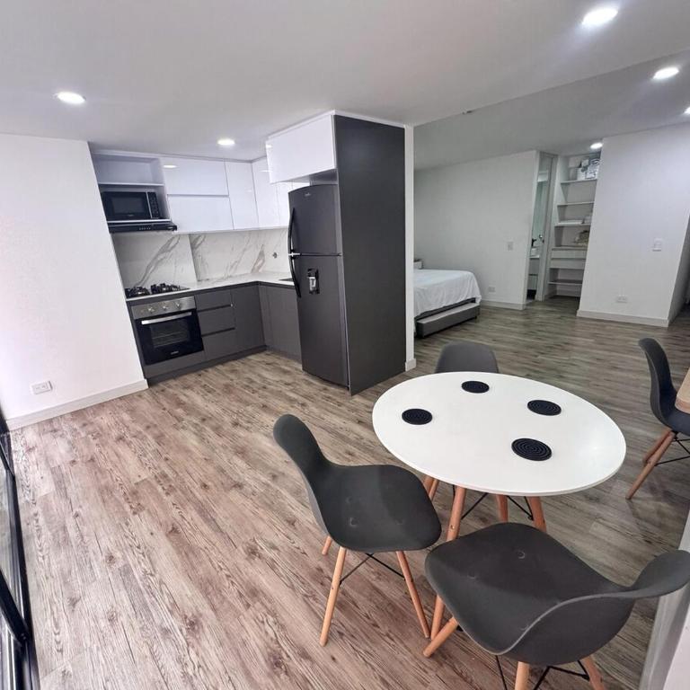 Laureles Loft con terraza privada cerca Parques Del Río - One-Bedroom Apartment - 40