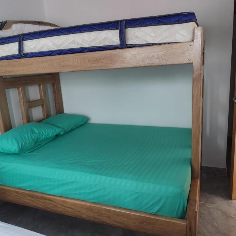 Habitaciones con wifi a 5 minutos de la playa - Habitación Familiar con baño privado - 2