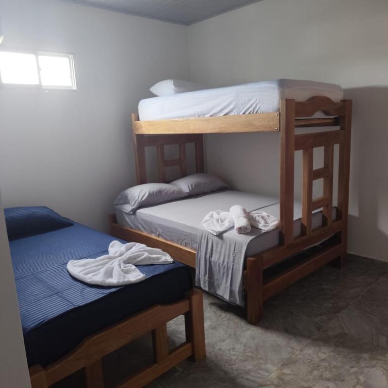 Habitaciones con wifi a 5 minutos de la playa - Habitación Familiar con baño privado - 10