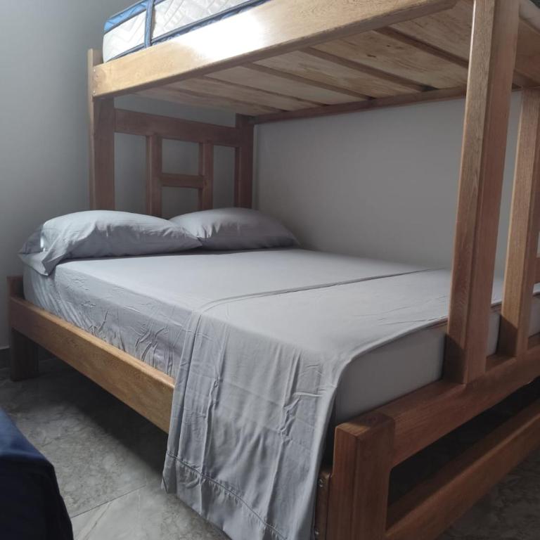 Habitaciones con wifi a 5 minutos de la playa - Habitación Familiar con baño privado - 23