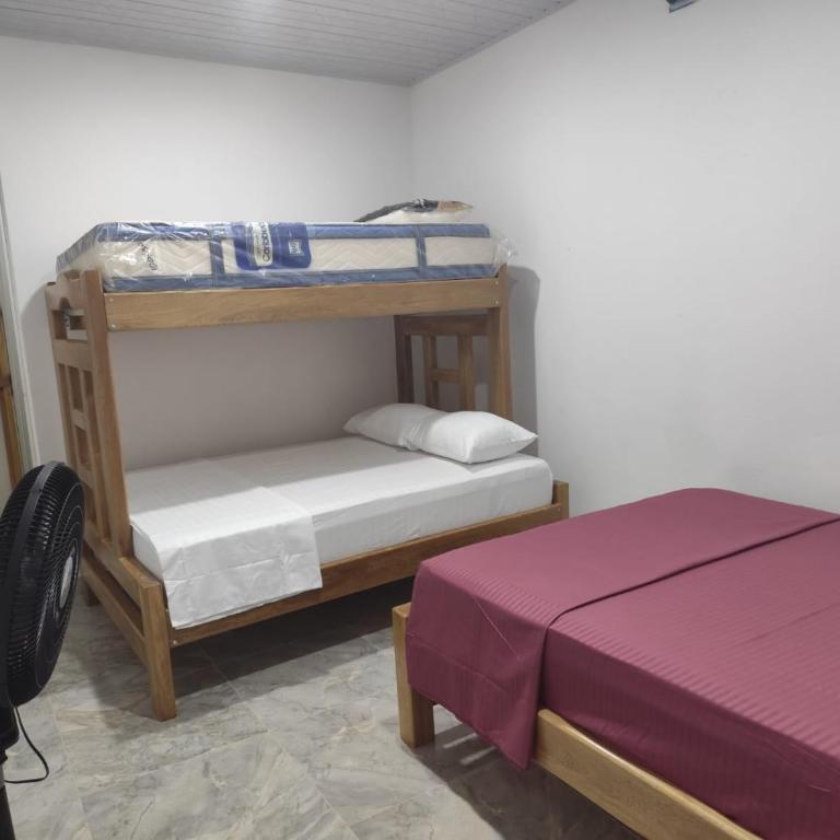 Habitaciones con wifi a 5 minutos de la playa - Habitación Familiar con baño privado - 21
