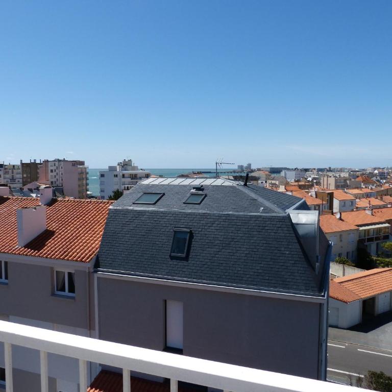 Appartement T2 avec Wifi, grande terrasse, à 500m de la plage - FR-1-92-924 - Apartment - 11