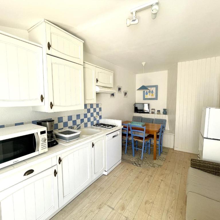 Maison de pêcheur avec cour privative, 300m de la plage, près des commerces et du marché - FR-1-92-663 - Maison de Vacances (4 Adultes) - 13