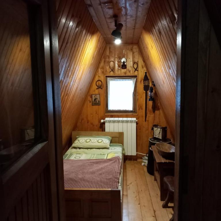 Vikendica Malović - Three-Bedroom House - 8