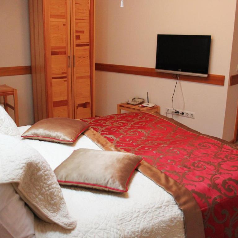 Hotel Berr - Dvokrevetna Soba sa Bračnim Krevetom - 9