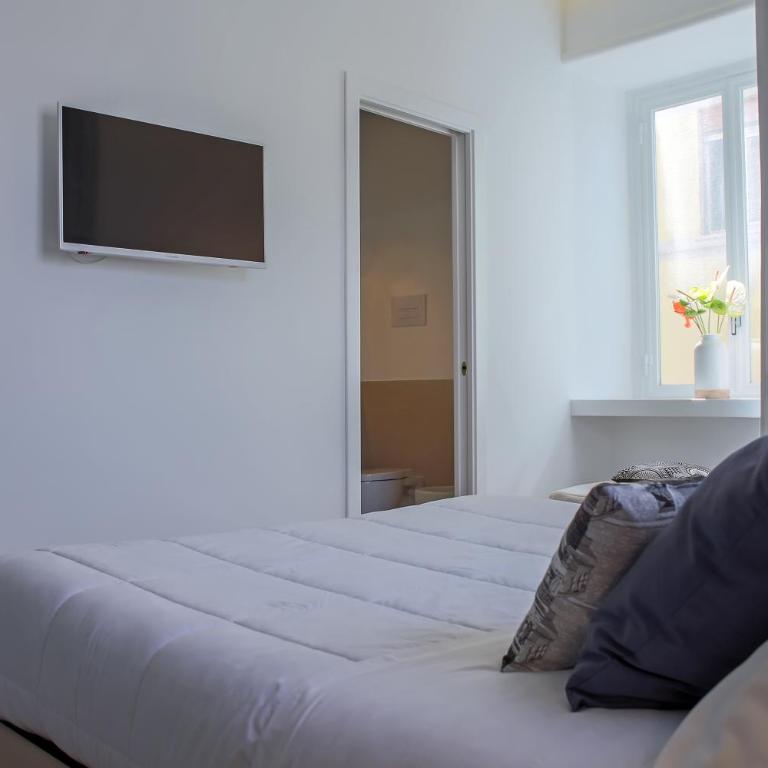 PETIT B&B - in centro a due passi dalla stazione e dai traghetti - Camera Matrimoniale Deluxe - 23