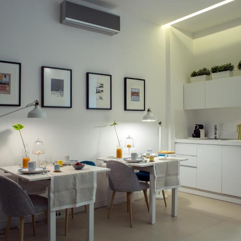 PETIT B&B - in centro a due passi dalla stazione e dai traghetti - Camera Matrimoniale Deluxe - 5
