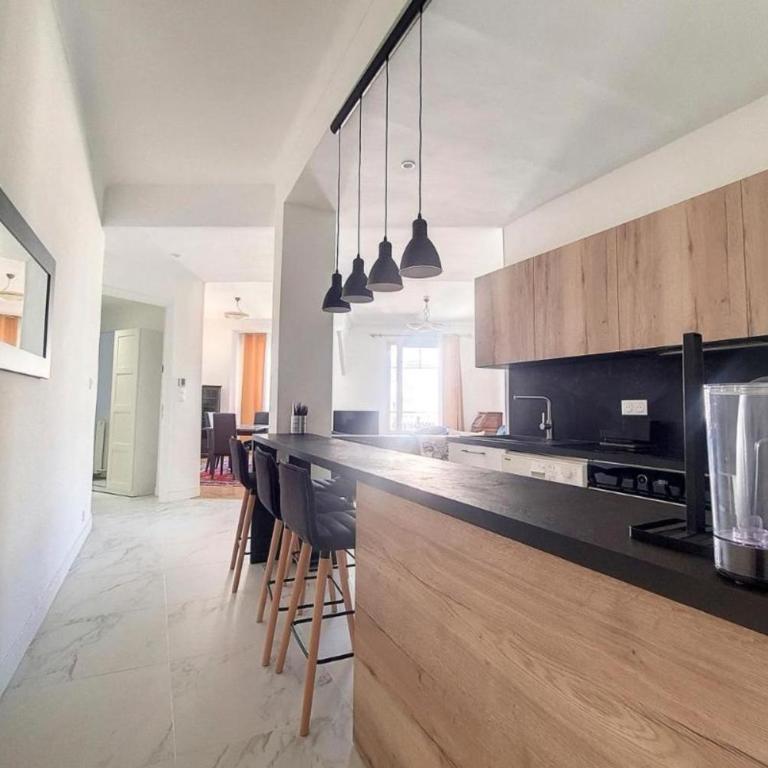 Bright air-conditioned flat in the city centre - Appartement - 8