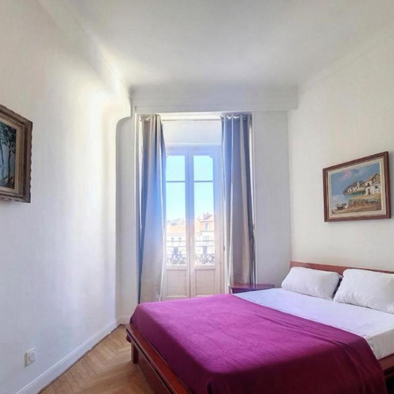 Bright air-conditioned flat in the city centre - Appartement - 9