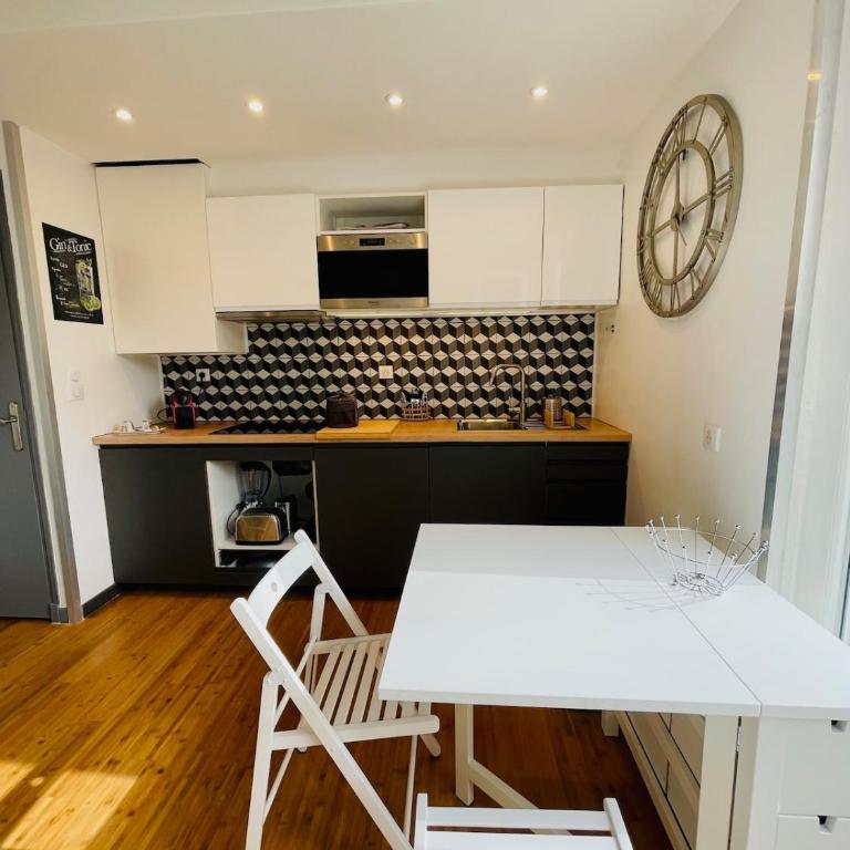 T2 cosy jardin et lit king size dans Toulouse - One-Bedroom Apartment - 13