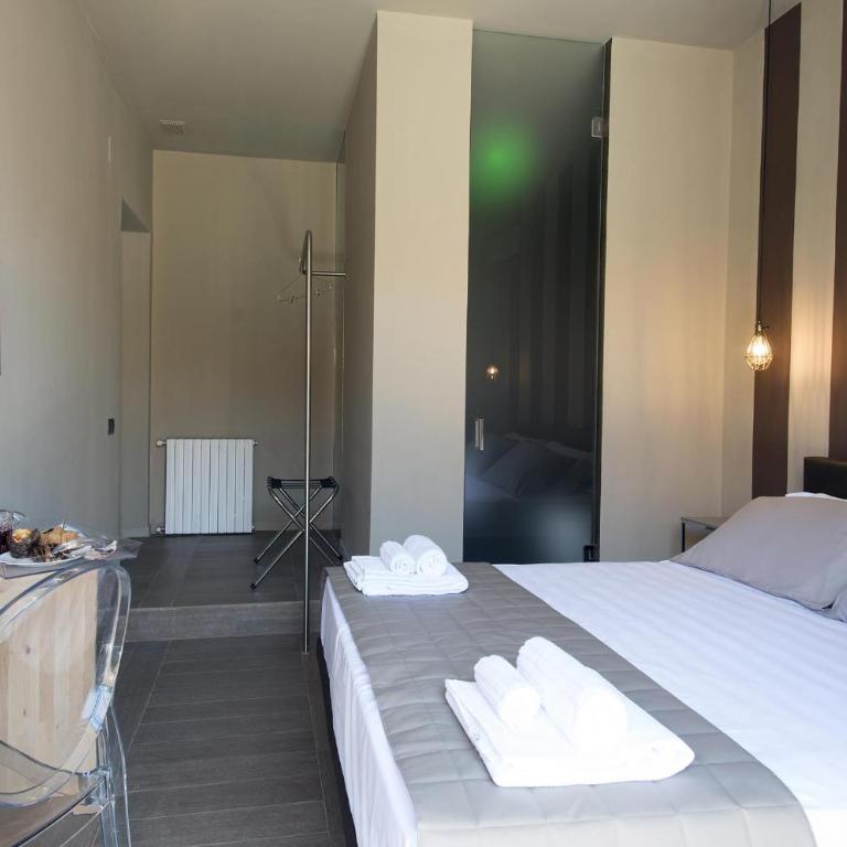 Dimora Villareale - Double Room with Balcony - 10