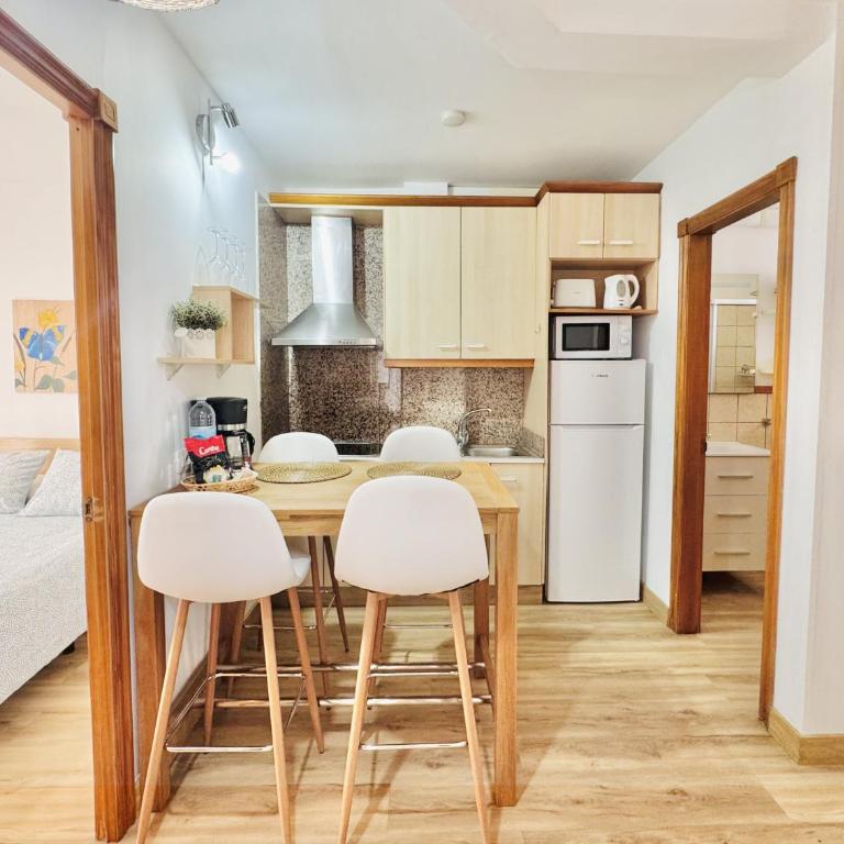 Apartamentos Ohana Los Cristianos Centro y Playa - Apartamento de 2 dormitorios con vistas al mar - 17