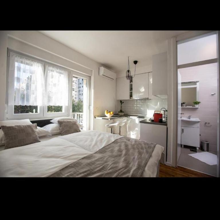 Big Tree Apartment & The Nest Apartment - free Parking - One-Bedroom Apartment - 1