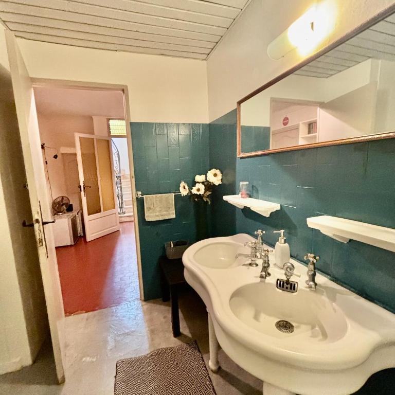Villa Tricia Cannes - Chambre Lits Jumeaux Standard avec Salle de Bains Commune - Vue sur Jardin - 11