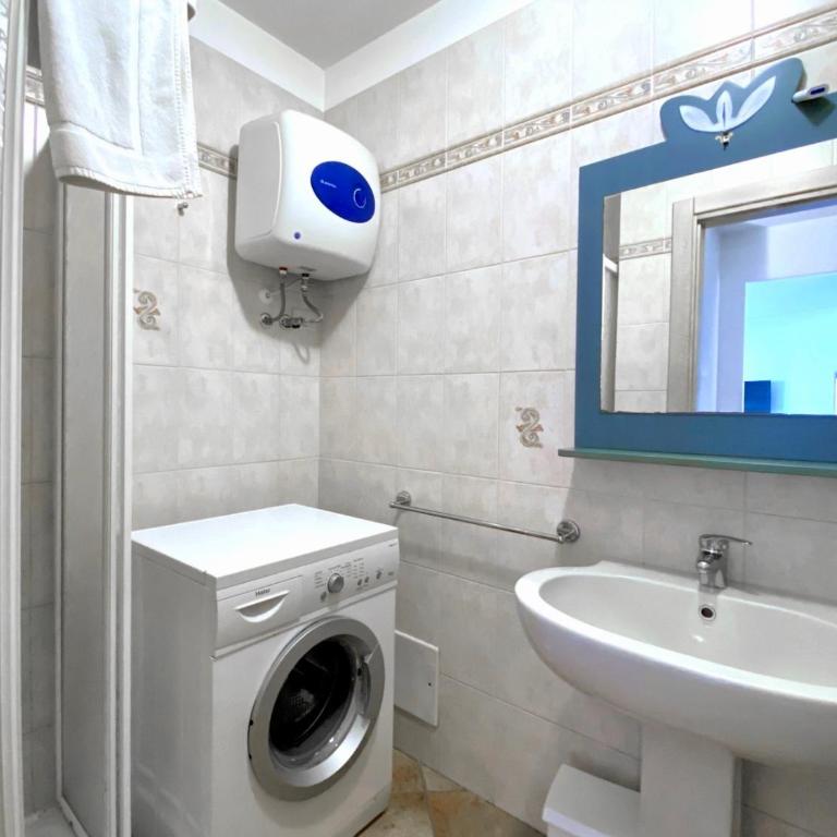 Residence with swimming pool in Porto Rotondo, apartments with air conditioning and private outdoor area - Studio - 7