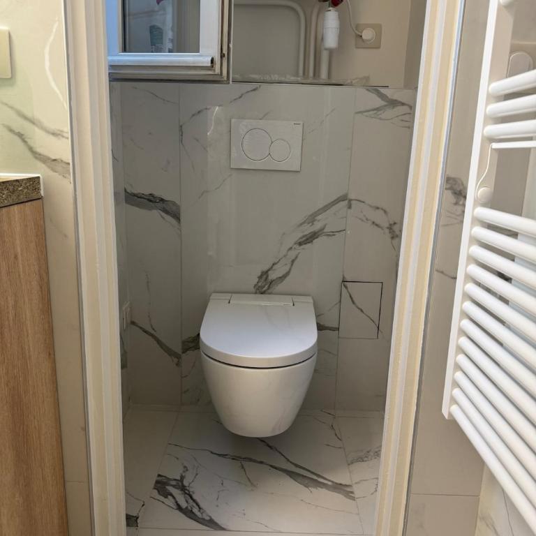 70 m2, Renovated, Perfect Location in central Paris - Three-Bedroom Apartment - 13