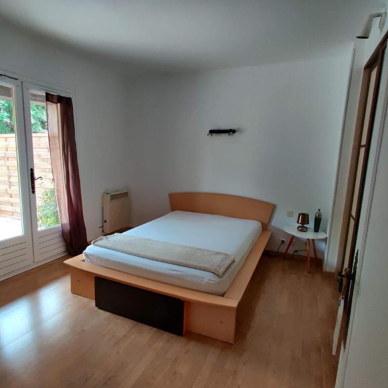 Bas de villa indépendant. 10min de la mer - Maison 2 Chambres - 7