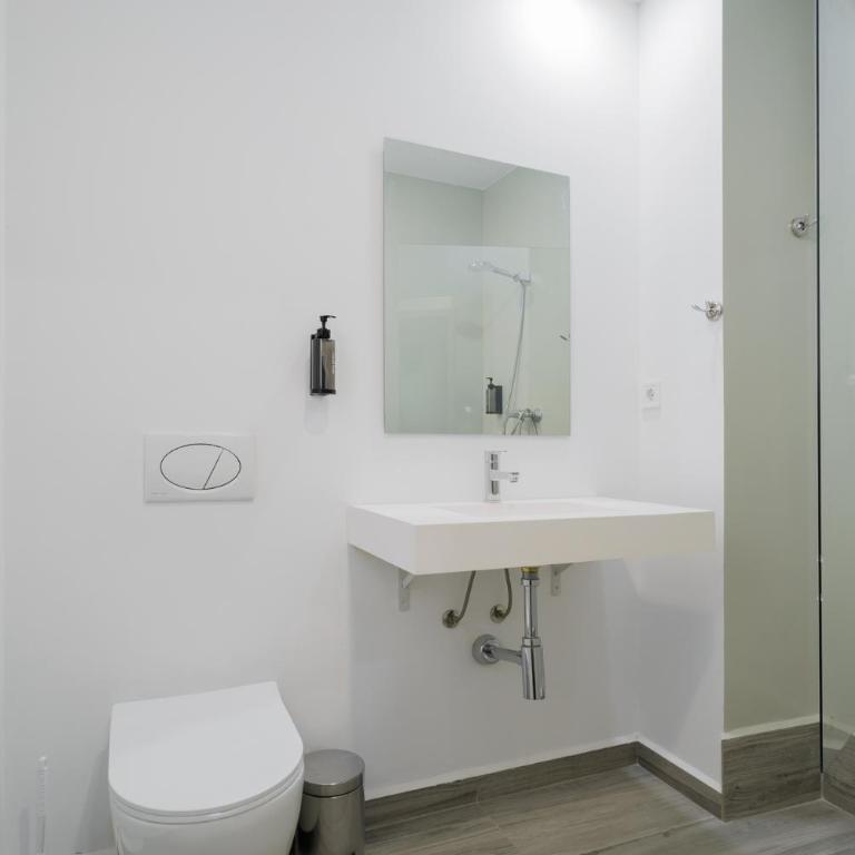 Hotel Plini - Habitación Doble con baño privado - 2 camas - 2