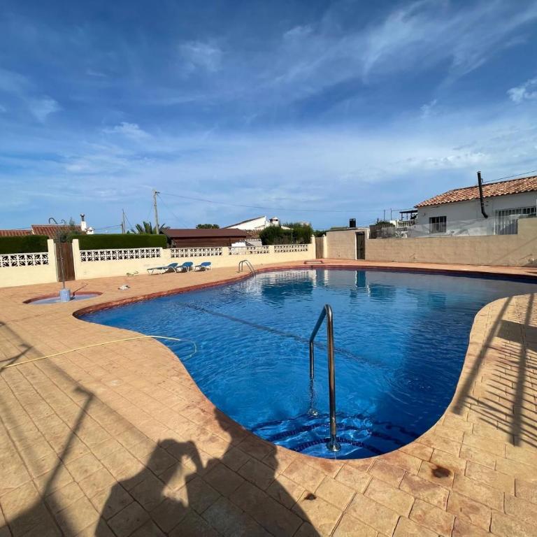 Calpe bungalow adosado piscina jardin barbacoa aire centrico moderno - Casa con 1 dormitorio - 2