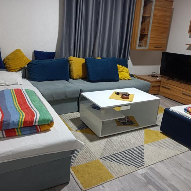Kavkaz Apartment - One-Bedroom Apartment - 6