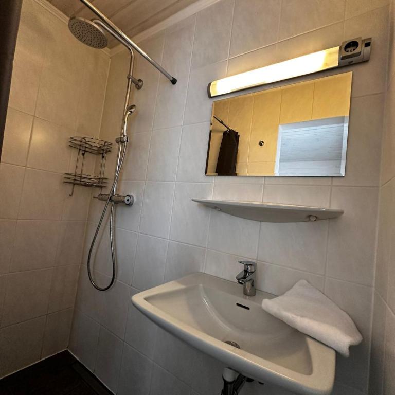 Ferienwohnungen Sonnrain 13 - Apartment mit 4 Schlafzimmern und einem Balkon - 4
