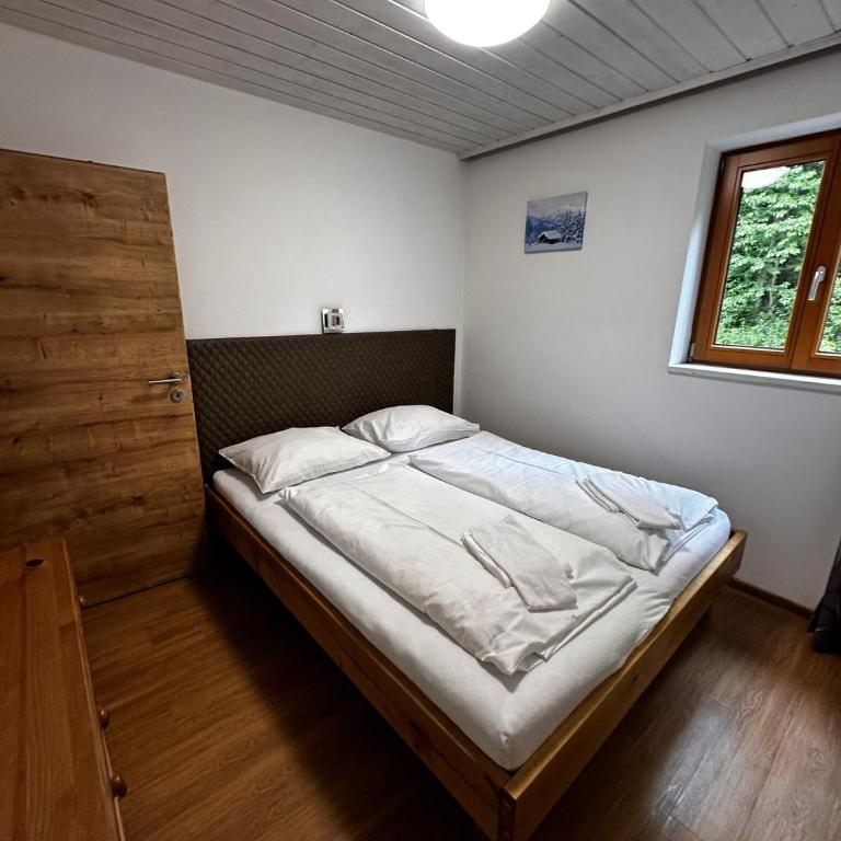 Ferienwohnungen Sonnrain 13 - Apartment mit 4 Schlafzimmern und einem Balkon - 8