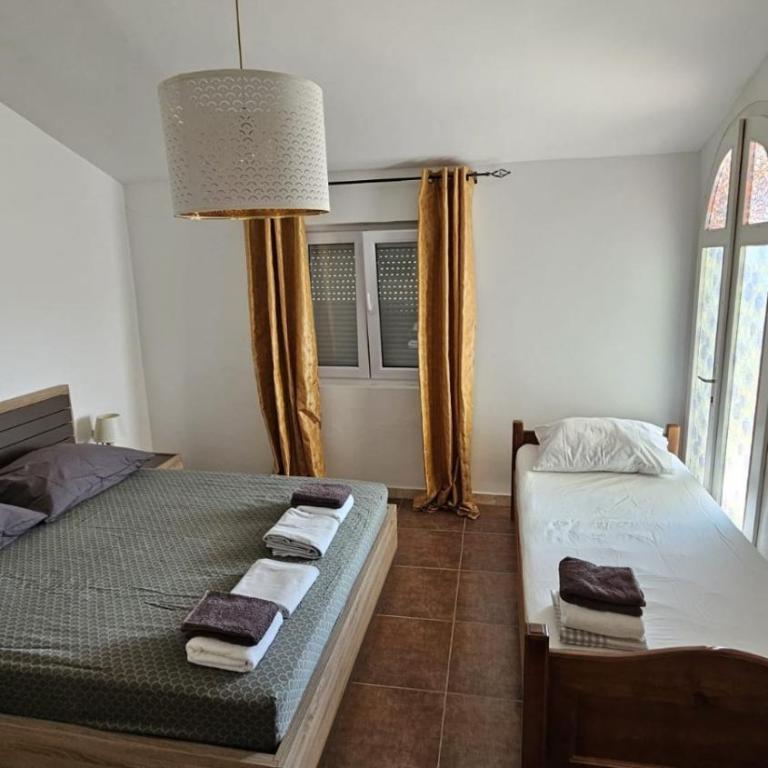 Villa With Swimming Pool - Vila - 2