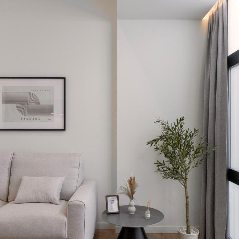 Boutique Room - One Tower - Studio - 1