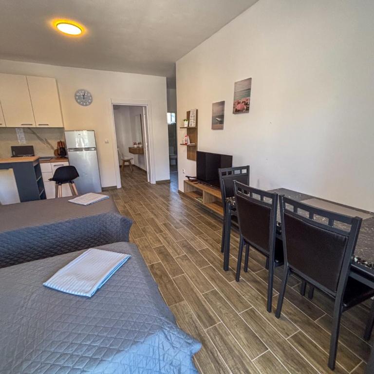 Adla Apartmani - Deluxe One-Bedroom Apartment - 14