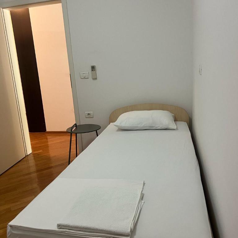 Rondo Mostar - Two-Bedroom Apartment with Balcony - 19