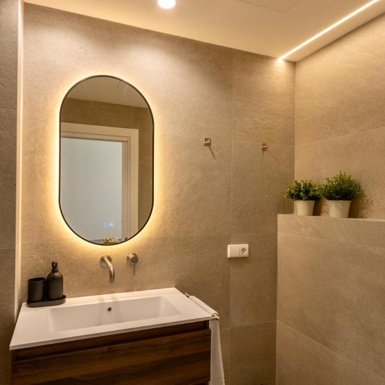 Boutique Room - One Tower - Studio - 10