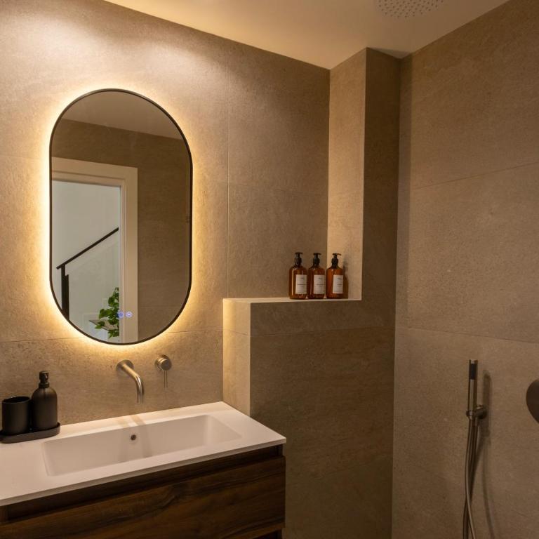 Boutique Room - One Tower - Studio - 5