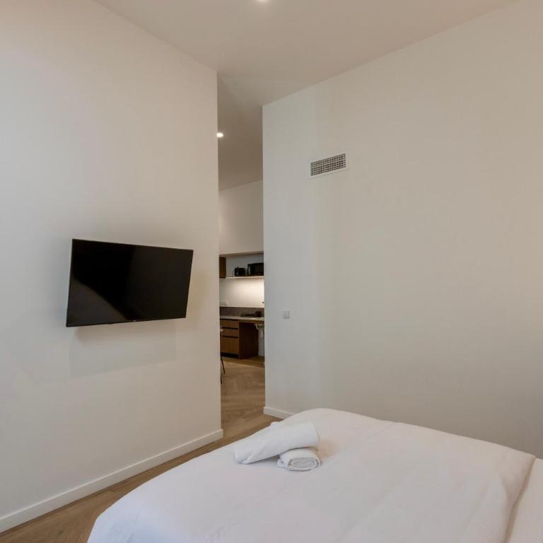 Boutique Room - One Tower - Apartment - 9