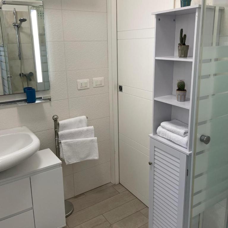Casa Ros - Appartamento con 1 Camera da Letto e Balcone - 15