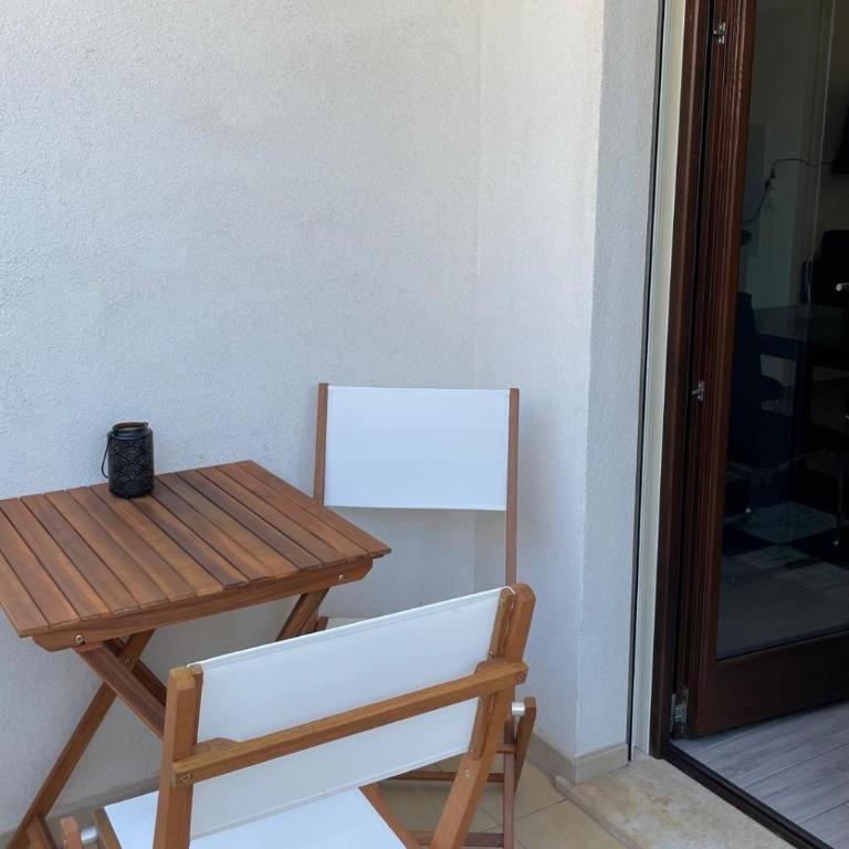 Casa Ros - Appartamento con 1 Camera da Letto e Balcone - 16