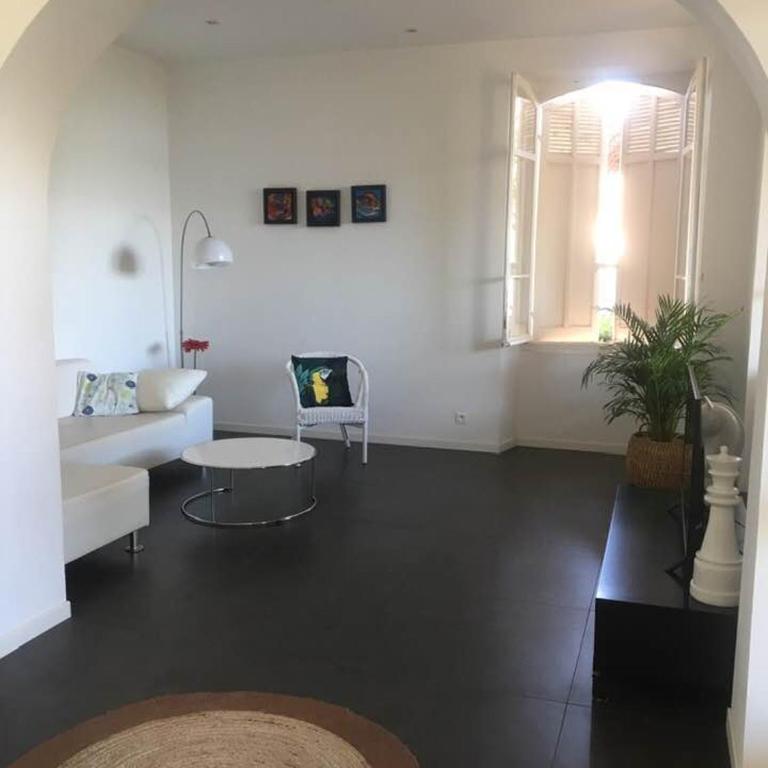 Bas de villa, 90 m2, terrasse, jardin - Appartamento con 2 Camere da Letto - 1