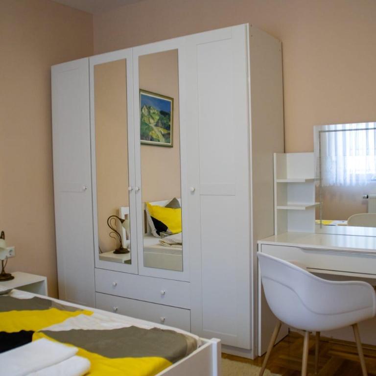 Apartment Stella - Two-Bedroom Apartment - 13
