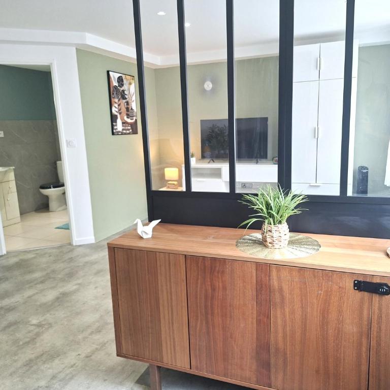 Au Petit Palois - Parking Privé - 5min Centre ville - 2personnes - Appartement 1 Chambre - 8