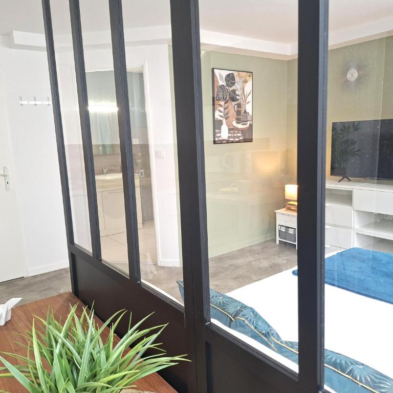Au Petit Palois - Parking Privé - 5min Centre ville - 2personnes - Appartement 1 Chambre - 6