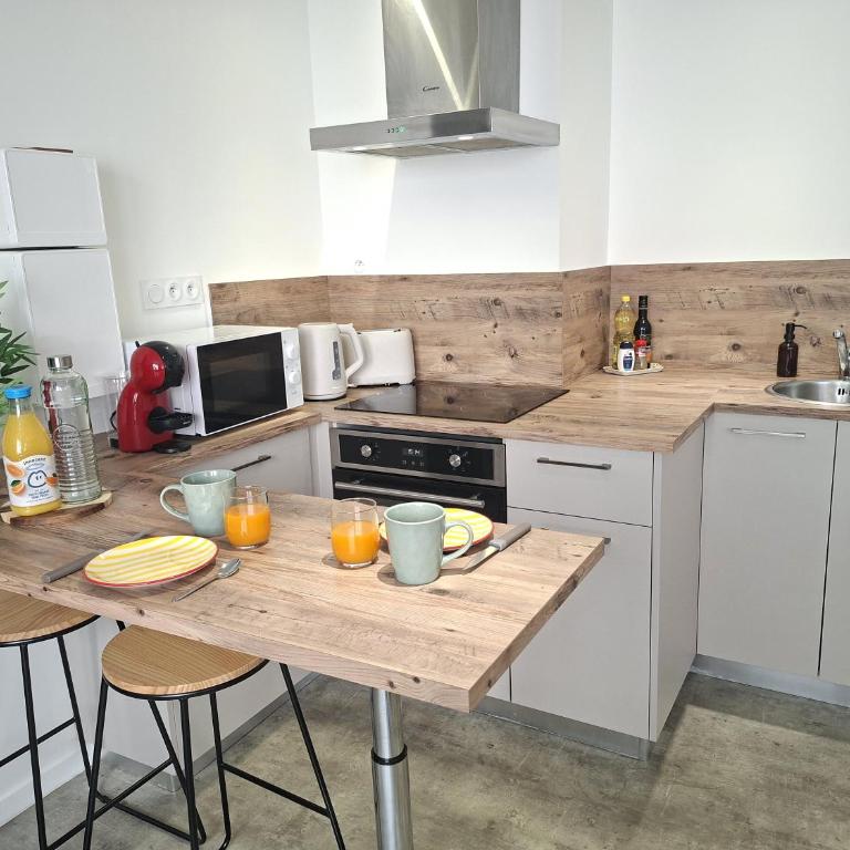 Au Petit Palois - Parking Privé - 5min Centre ville - 2personnes - Appartement 1 Chambre - 13