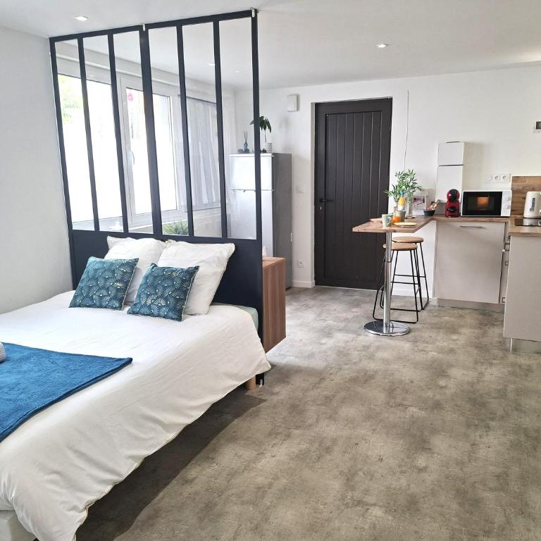 Au Petit Palois - Parking Privé - 5min Centre ville - 2personnes - Appartement 1 Chambre - 2