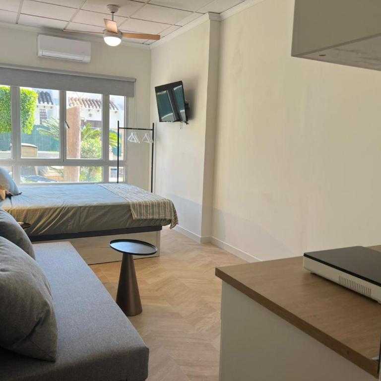 Apartahotel La Rotonda Cabo Roig Orihuela Costa Near the Beach and Leisure Area - Apartamento - 3