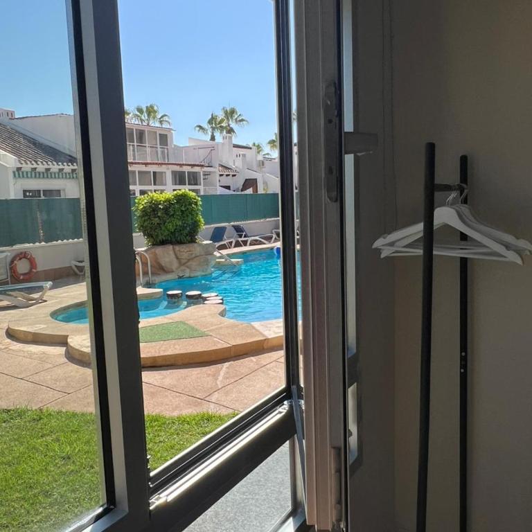 Apartahotel La Rotonda Cabo Roig Orihuela Costa Near the Beach and Leisure Area - Apartamento - 4