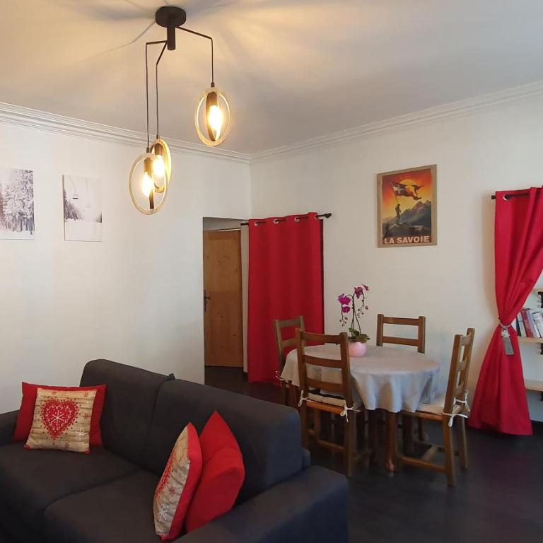 le galeta cosy calme et chaleureux avec vue sur la montagne - Apartamento de 1 dormitorio - 2