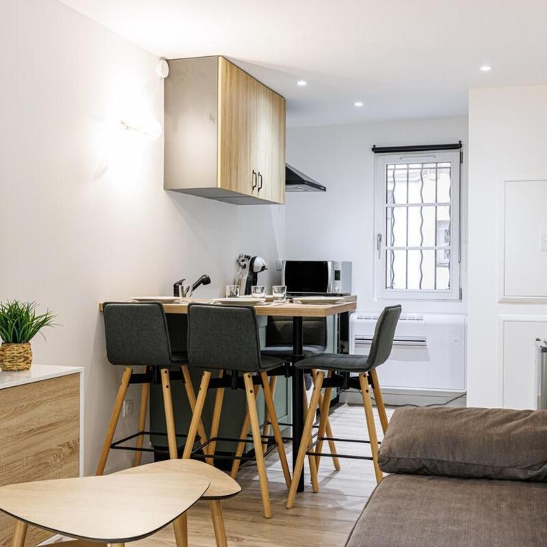 Charming 3-Room Old Antibes - Appartamento - 21